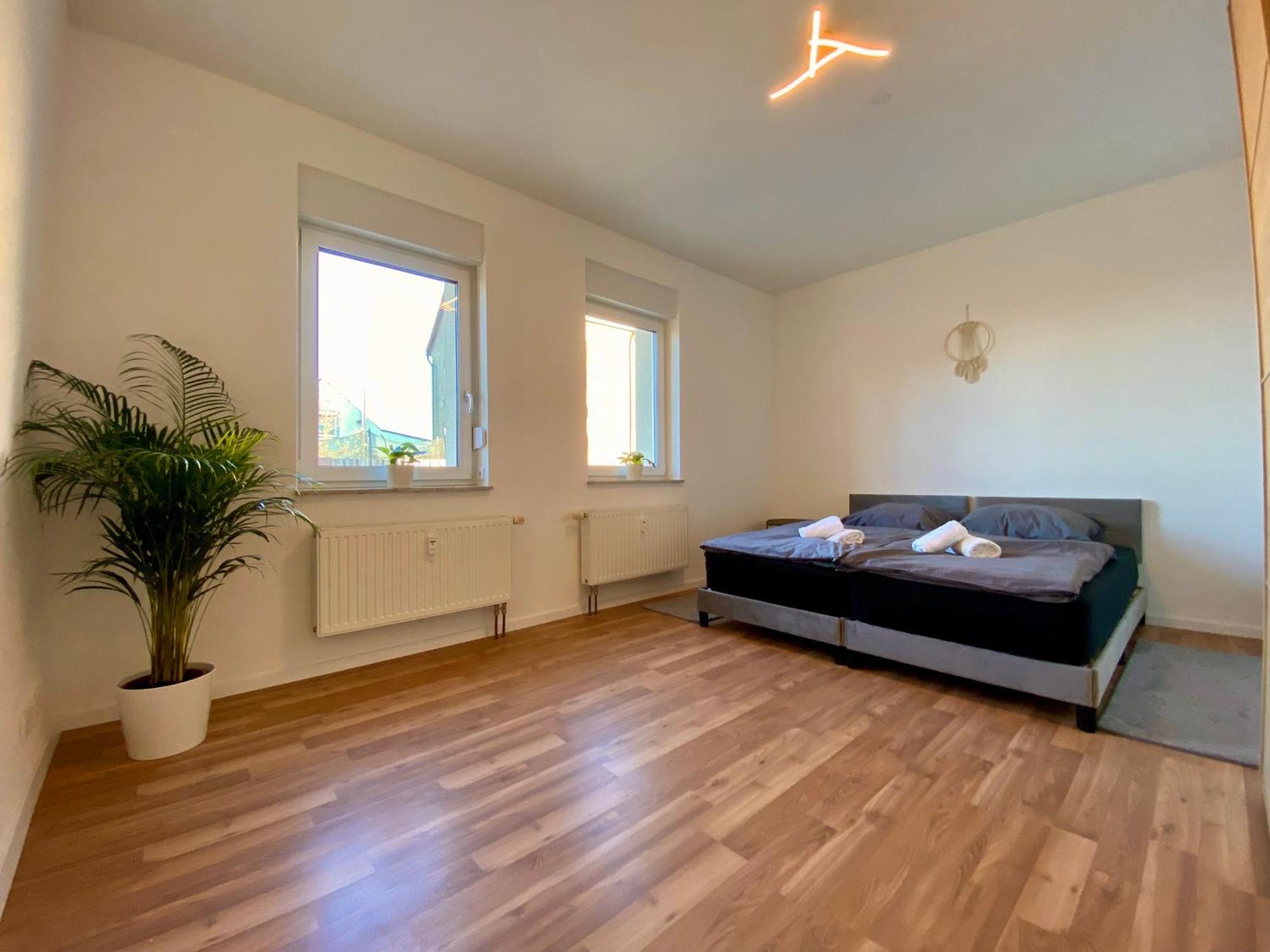 Hochwertige Ferienwohnung Mit 7Qm Balkon, Netflix, Kaffeeautomat, Rainshower Bad Zwickau Exterior photo